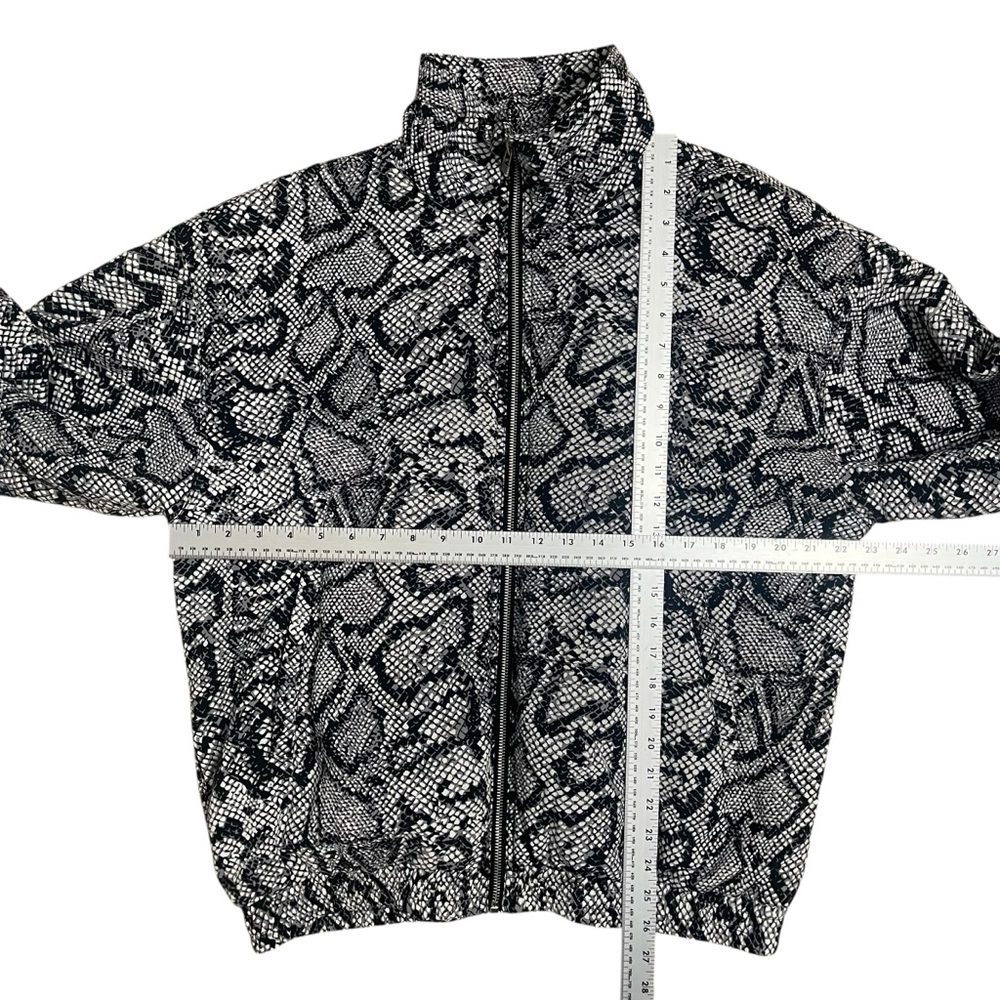 Urban Outfitters Black and White Snakeskin Print Jacket Medium - Picture 5 of 11